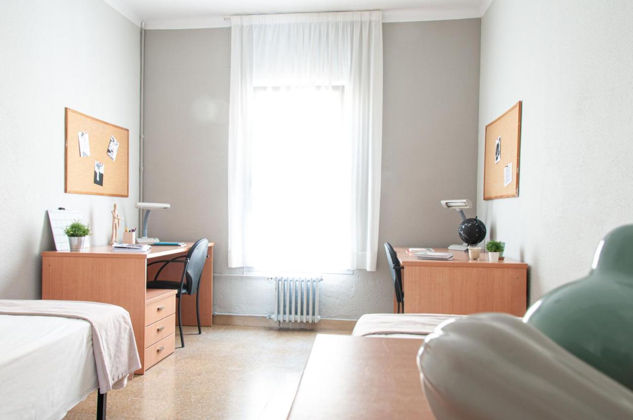Residencia Universitaria Resa Sant Jordi Тарагона Екстериор снимка