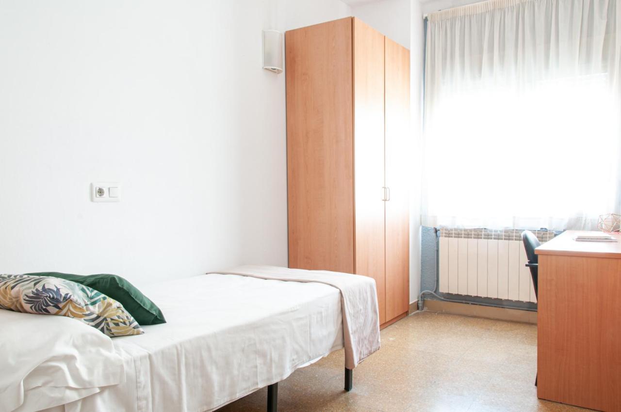 Residencia Universitaria Resa Sant Jordi Тарагона Екстериор снимка