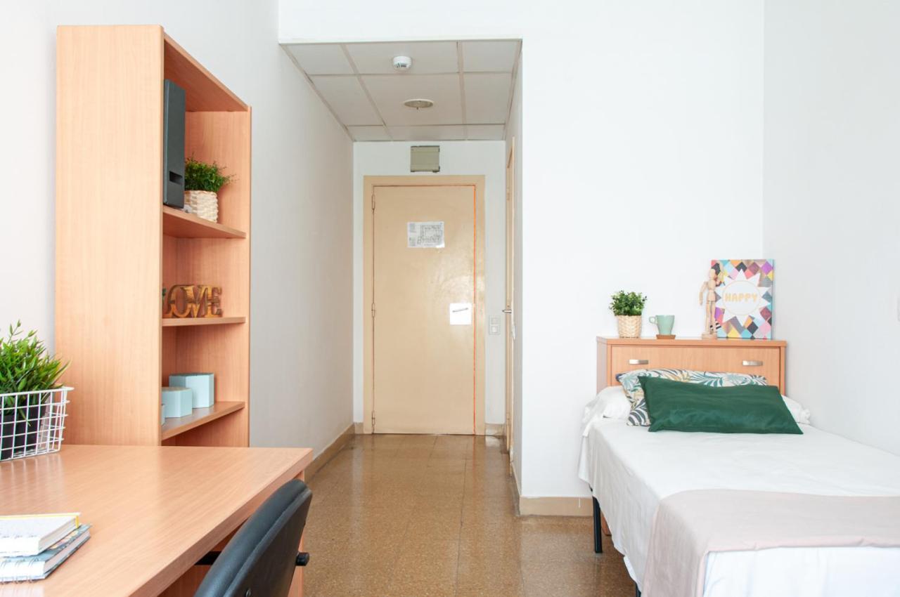 Residencia Universitaria Resa Sant Jordi Тарагона Екстериор снимка
